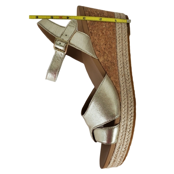 [REPOSH] New Ugg womens cloverdale metallic leather gold wedge sandals - Picture 11 of 14